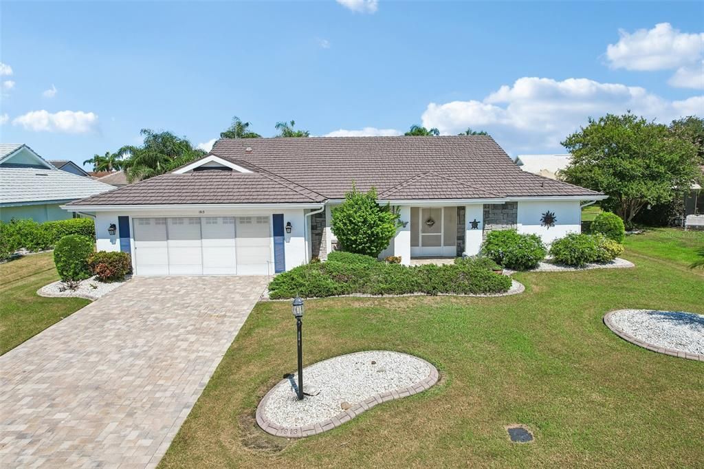 For Sale: $394,900 (3 beds, 2 baths, 2522 Square Feet)
