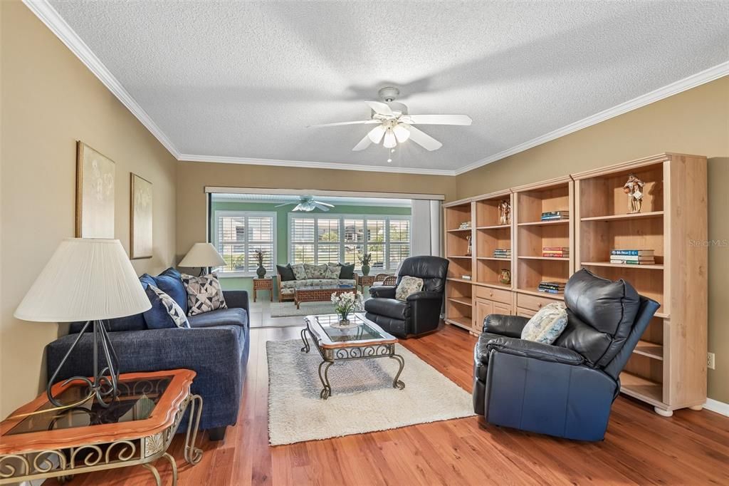 For Sale: $394,900 (3 beds, 2 baths, 2522 Square Feet)