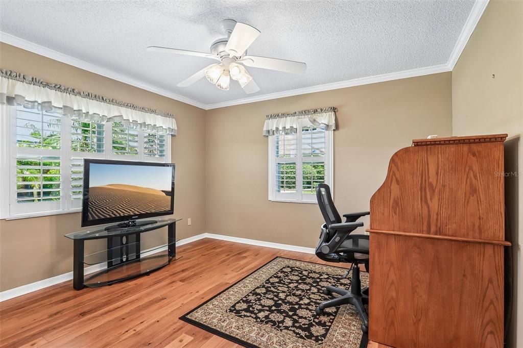 For Sale: $394,900 (3 beds, 2 baths, 2522 Square Feet)