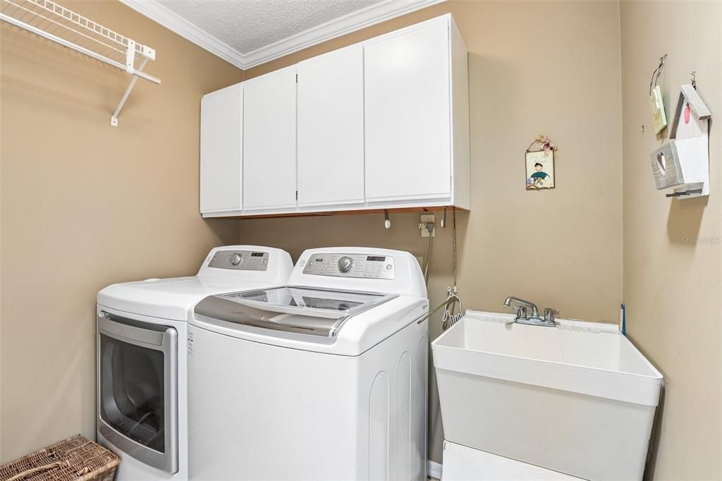 For Sale: $394,900 (3 beds, 2 baths, 2522 Square Feet)