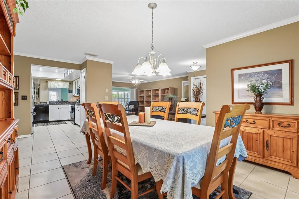 For Sale: $394,900 (3 beds, 2 baths, 2522 Square Feet)