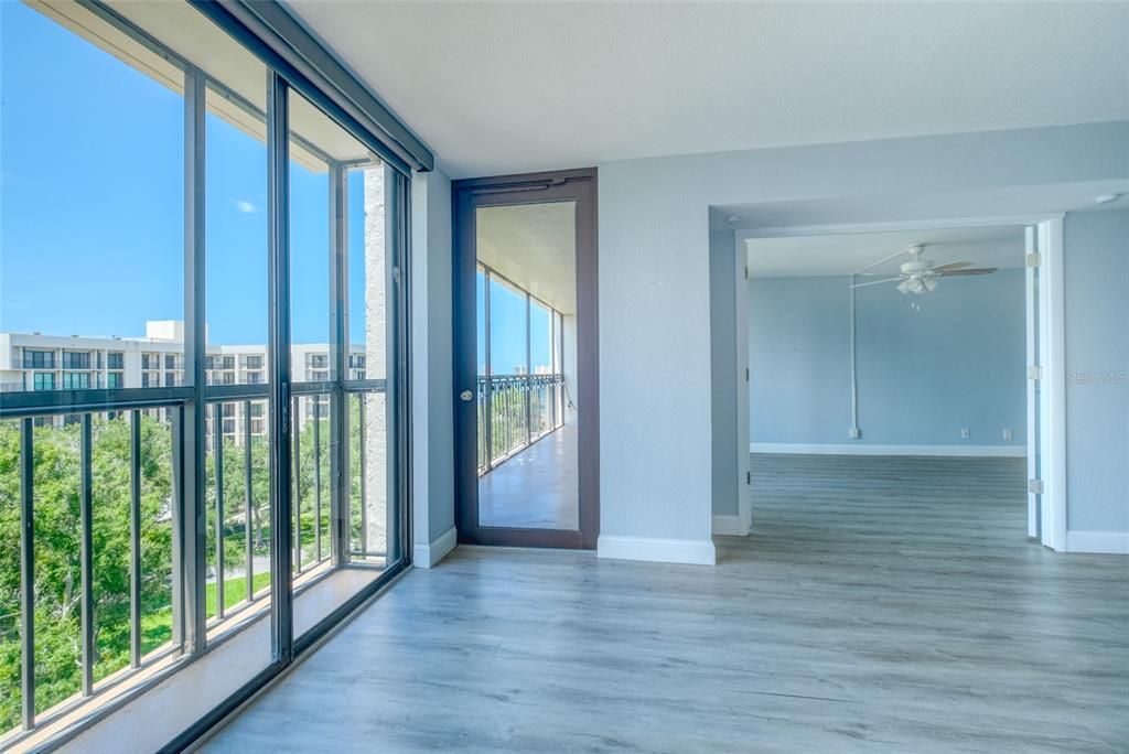 На продажу: $409,000 (2 спален, 2 ванн, 1385 Квадратных фут)