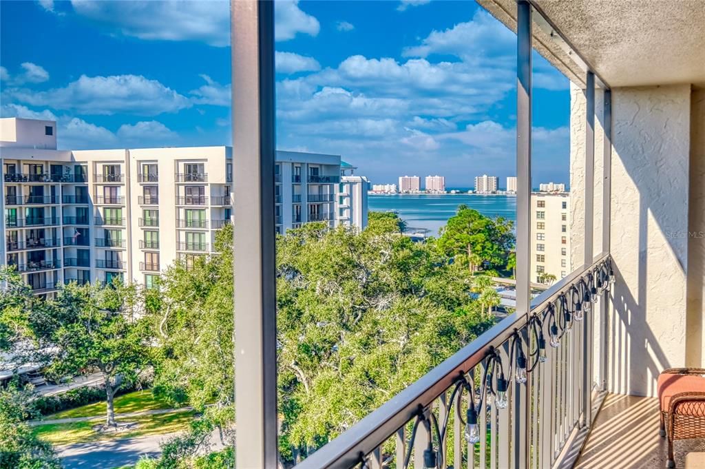 На продажу: $409,000 (2 спален, 2 ванн, 1385 Квадратных фут)