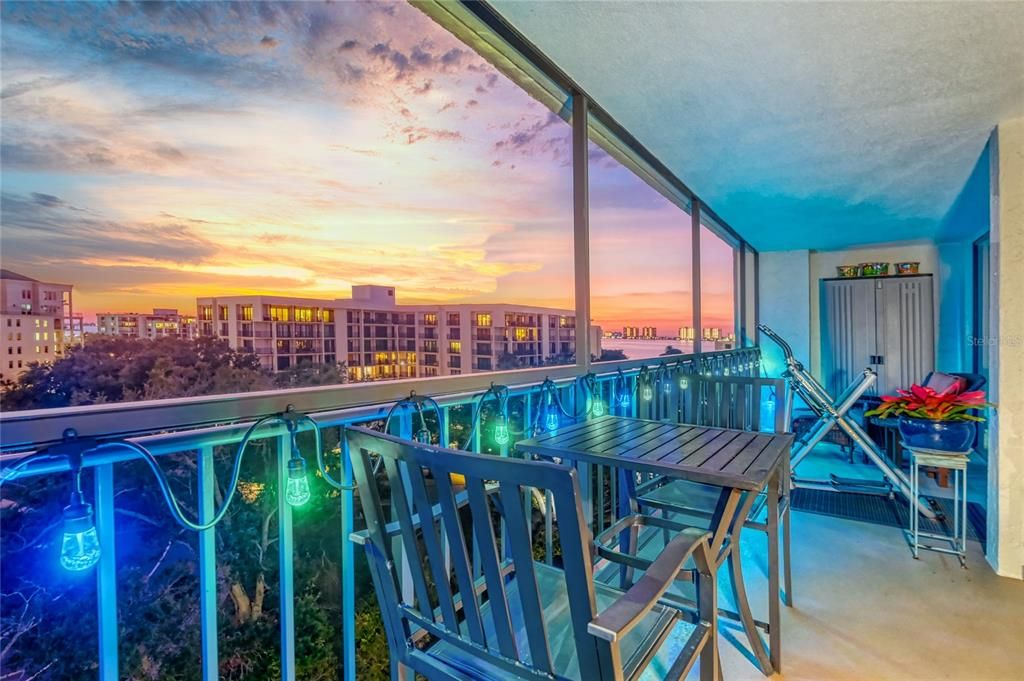 На продажу: $409,000 (2 спален, 2 ванн, 1385 Квадратных фут)