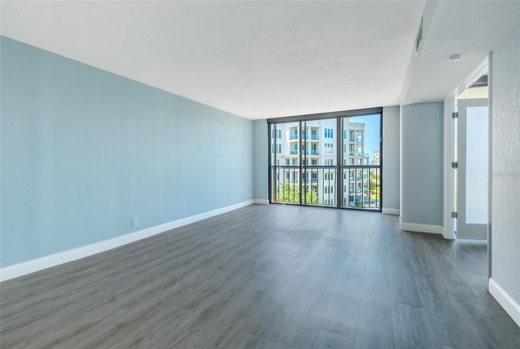 На продажу: $409,000 (2 спален, 2 ванн, 1385 Квадратных фут)