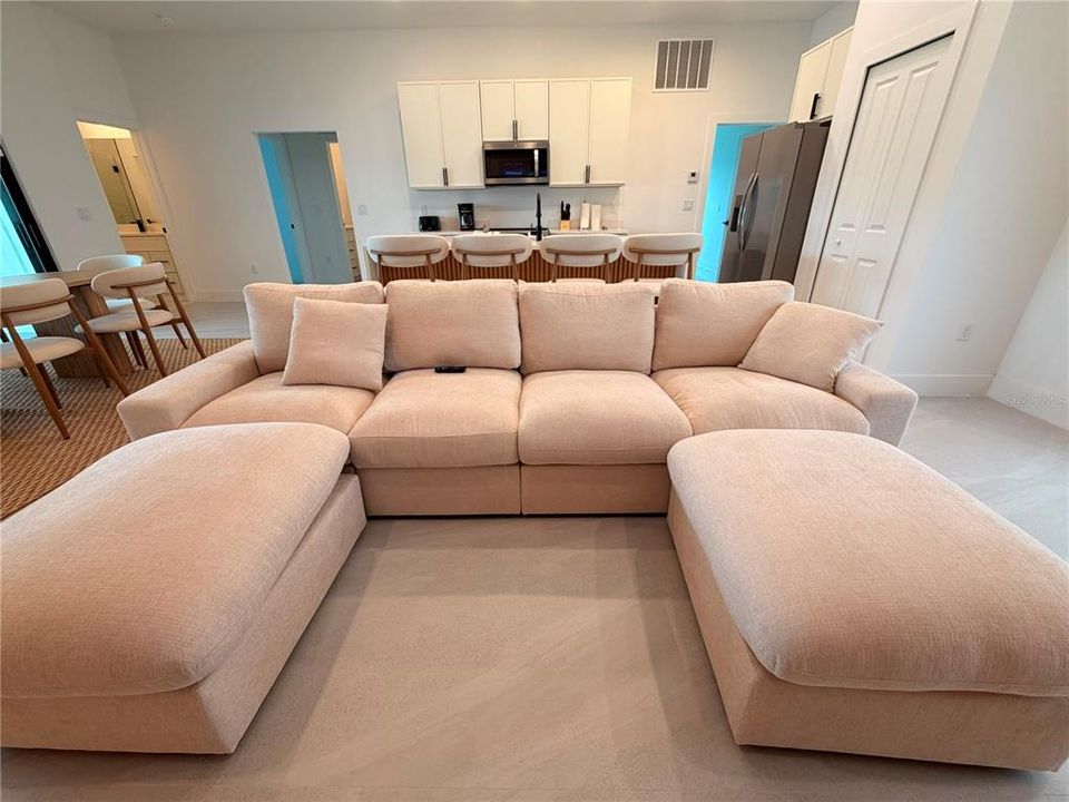 For Sale: $659,000 (3 beds, 3 baths, 1625 Square Feet)
