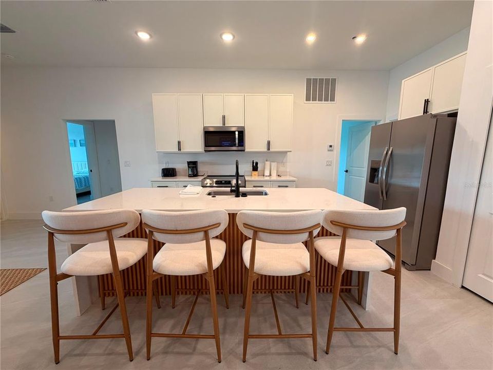 For Sale: $659,000 (3 beds, 3 baths, 1625 Square Feet)