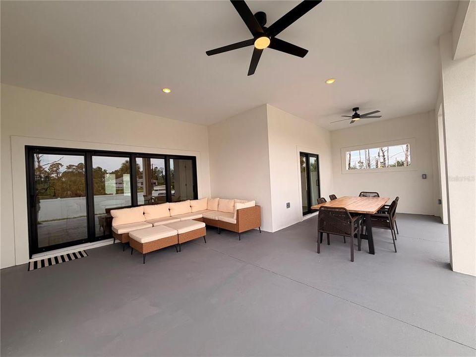For Sale: $659,000 (3 beds, 3 baths, 1625 Square Feet)