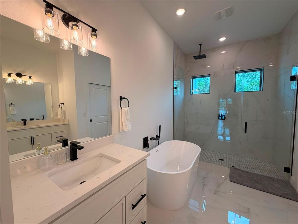 For Sale: $659,000 (3 beds, 3 baths, 1625 Square Feet)