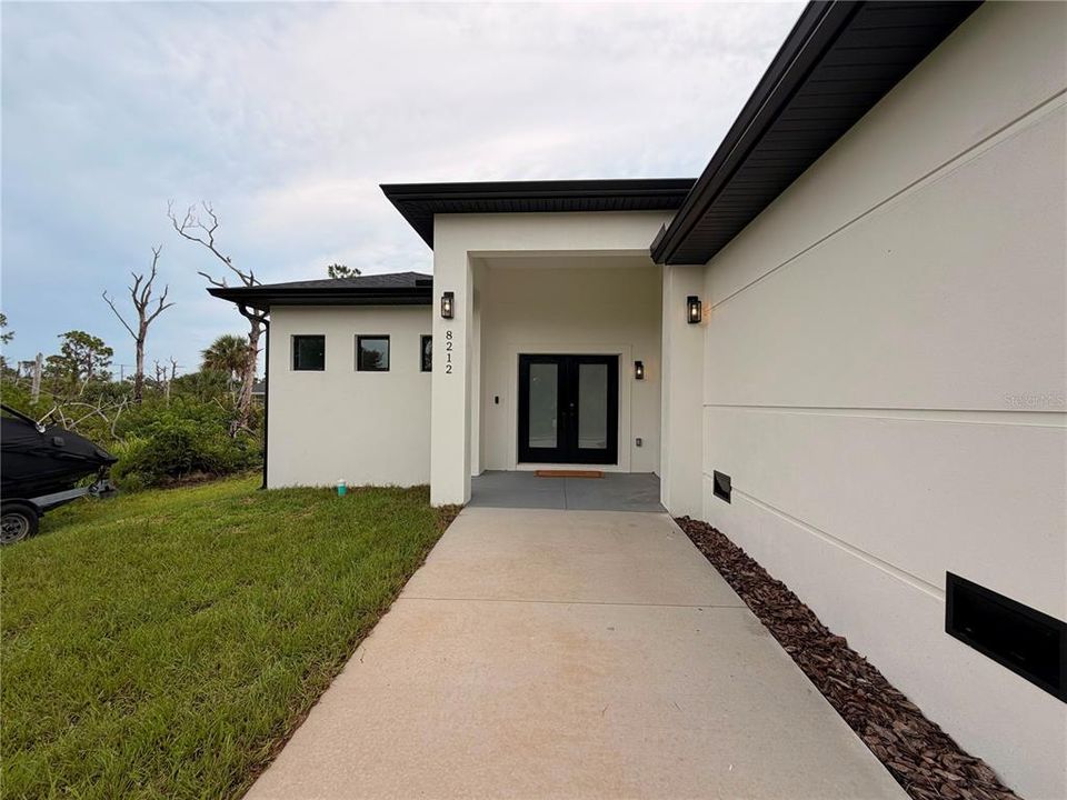 For Sale: $659,000 (3 beds, 3 baths, 1625 Square Feet)