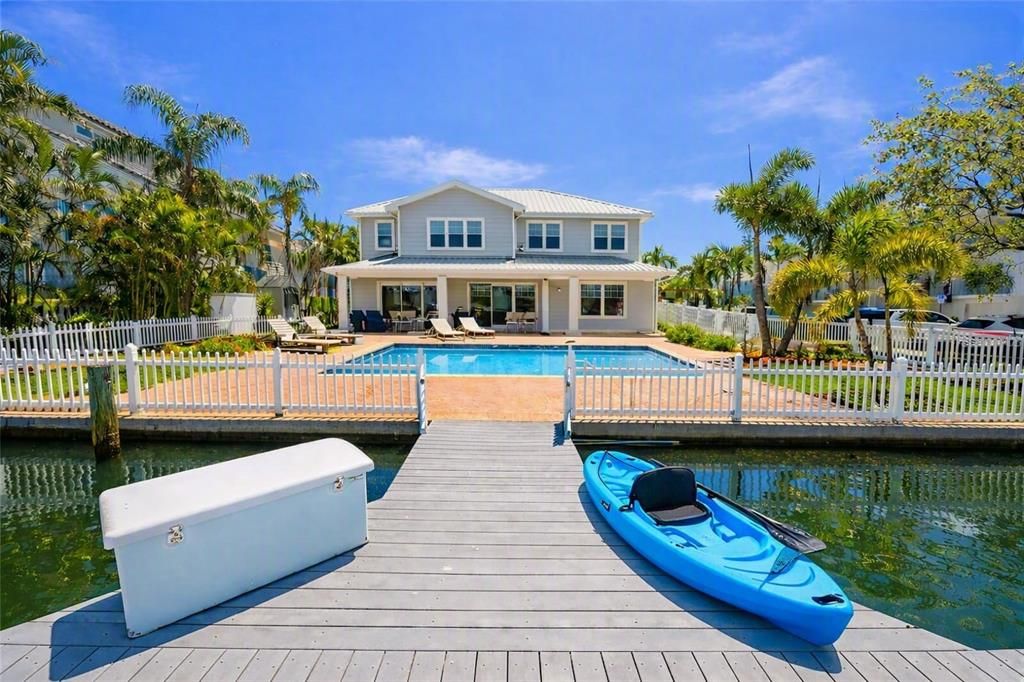 En Venta: $1,190,000 (0.23 acres)