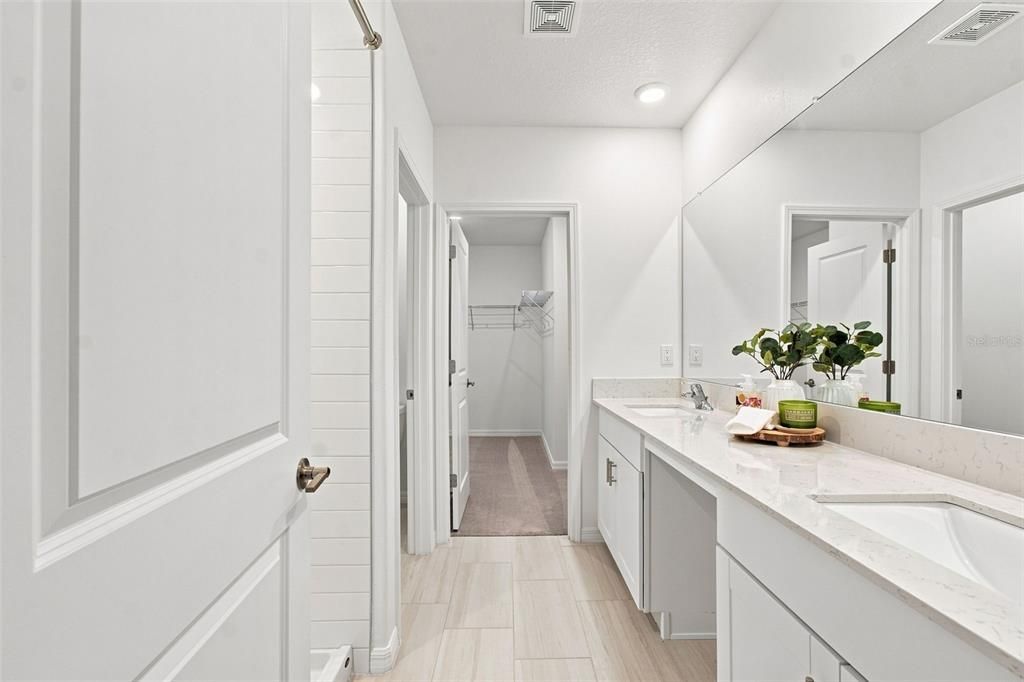 En Venta: $468,999 (5 camas, 2 baños, 2389 Pies cuadrados)