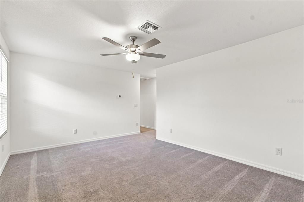 En Venta: $468,999 (5 camas, 2 baños, 2389 Pies cuadrados)