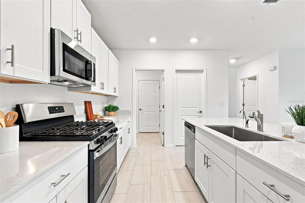 En Venta: $468,999 (5 camas, 2 baños, 2389 Pies cuadrados)