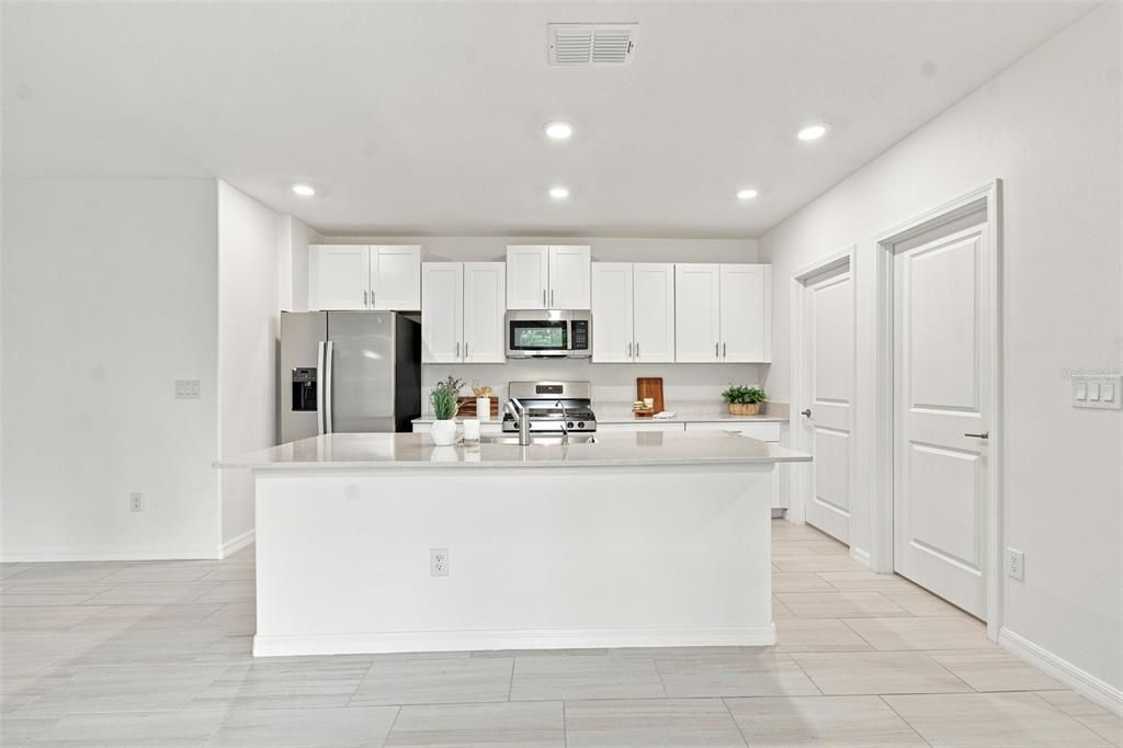 En Venta: $468,999 (5 camas, 2 baños, 2389 Pies cuadrados)
