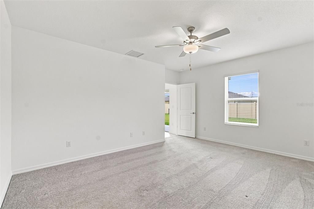 En Venta: $468,999 (5 camas, 2 baños, 2389 Pies cuadrados)