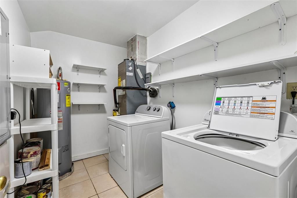 На продажу: $749,000 (3 спален, 2 ванн, 1332 Квадратных фут)