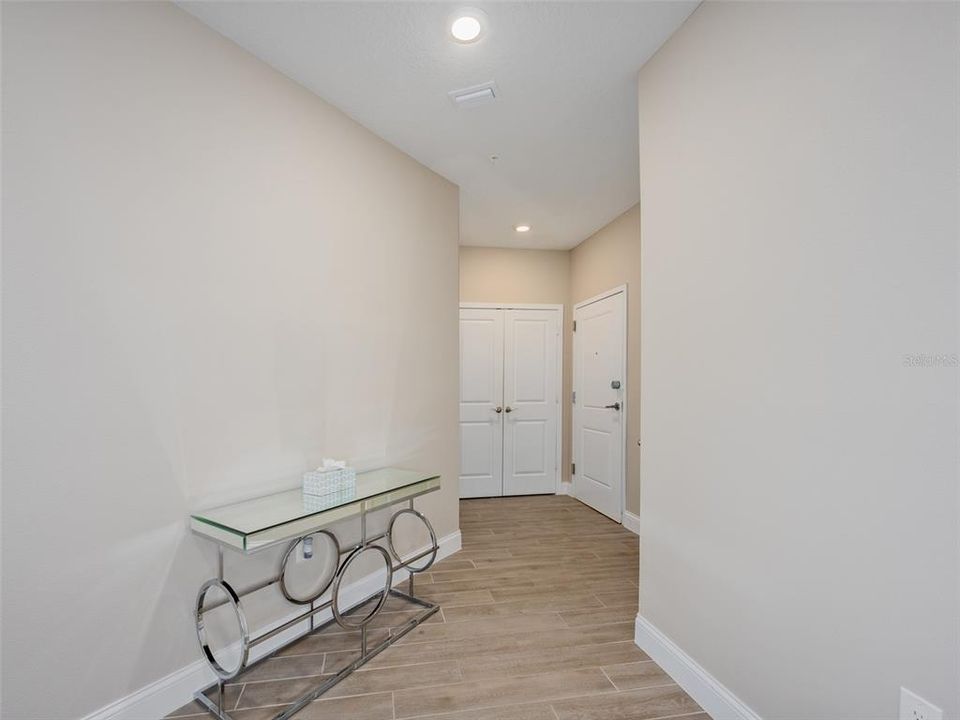 For Sale: $324,000 (2 beds, 2 baths, 1549 Square Feet)