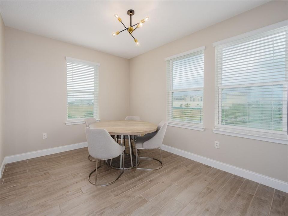 For Sale: $324,000 (2 beds, 2 baths, 1549 Square Feet)