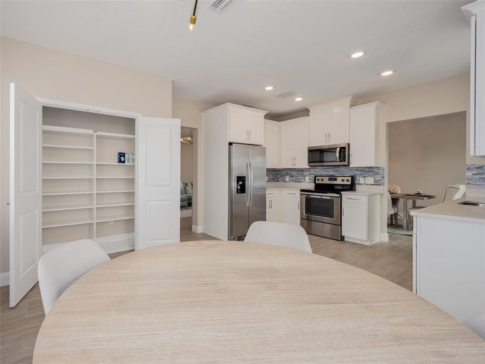 For Sale: $324,000 (2 beds, 2 baths, 1549 Square Feet)