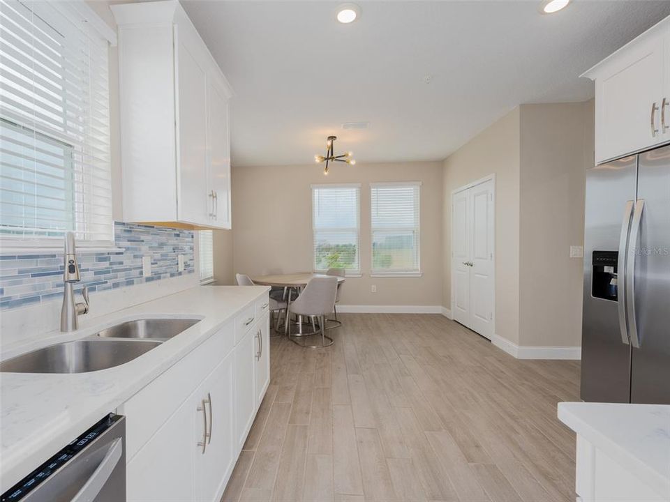 For Sale: $324,000 (2 beds, 2 baths, 1549 Square Feet)