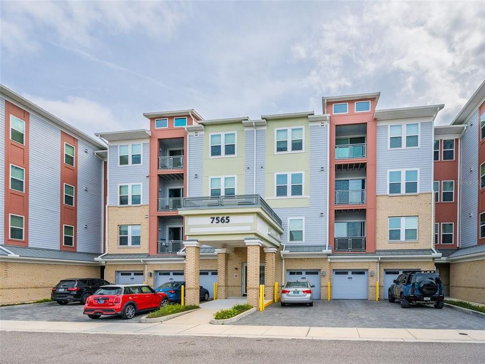 For Sale: $324,000 (2 beds, 2 baths, 1549 Square Feet)