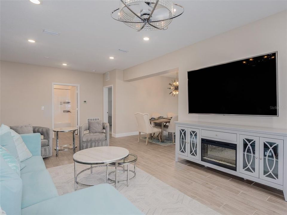 For Sale: $324,000 (2 beds, 2 baths, 1549 Square Feet)