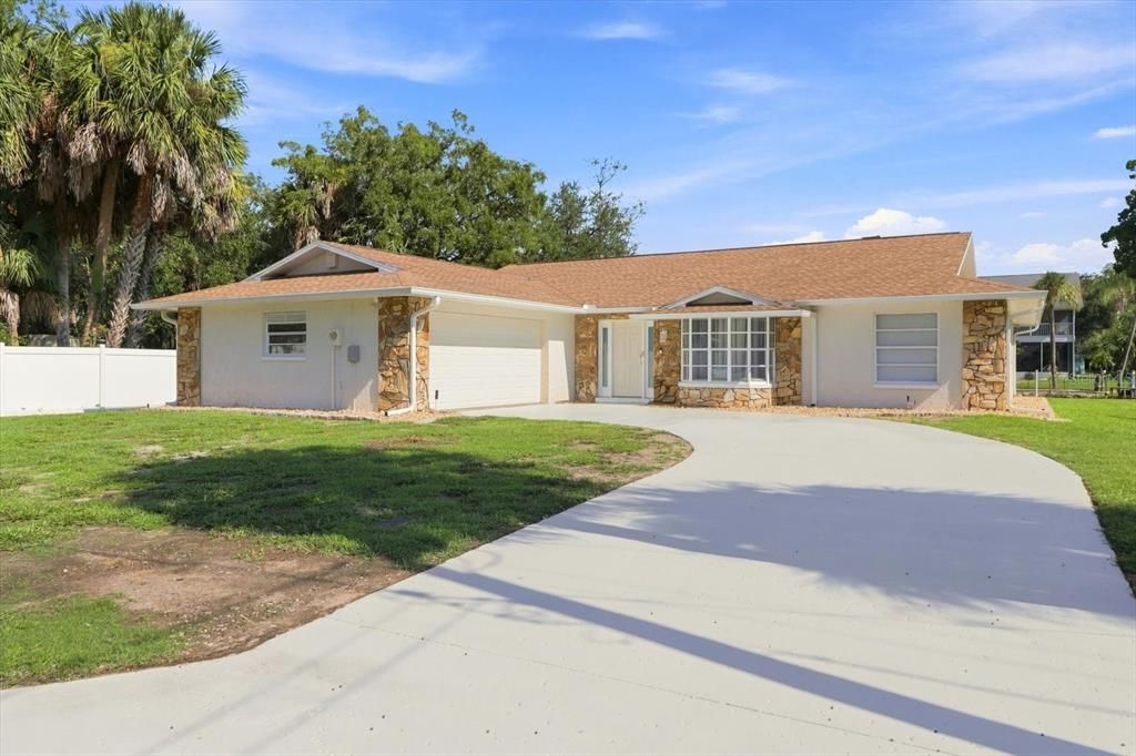 For Sale: $529,900 (3 beds, 2 baths, 2099 Square Feet)