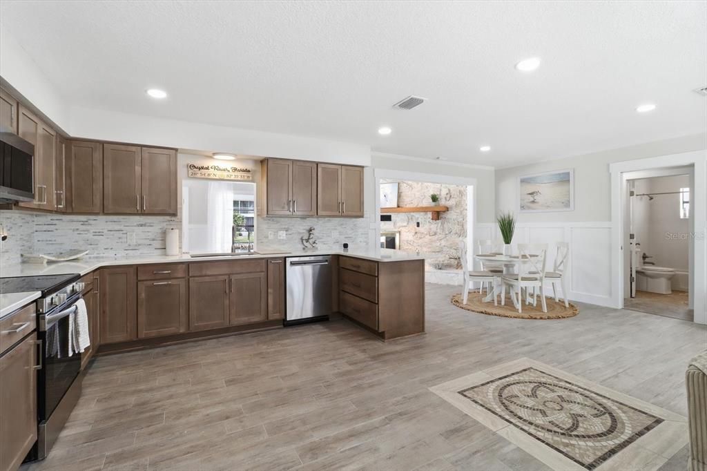 For Sale: $529,900 (3 beds, 2 baths, 2099 Square Feet)