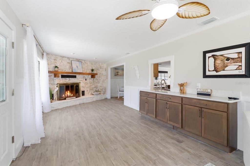 For Sale: $529,900 (3 beds, 2 baths, 2099 Square Feet)