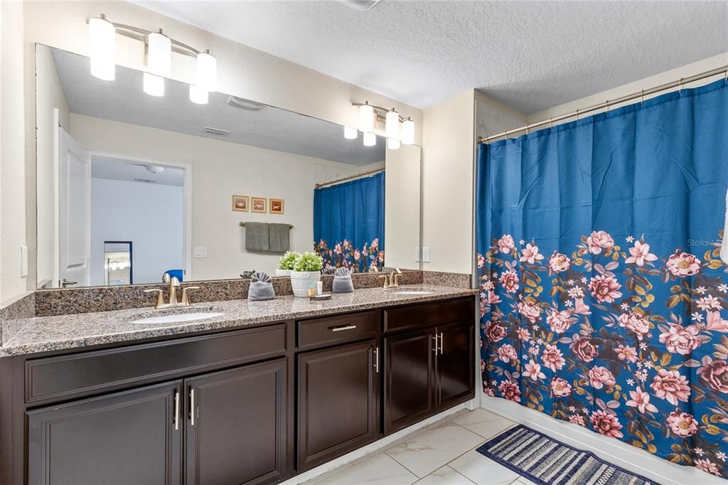 For Sale: $499,900 (5 beds, 4 baths, 2168 Square Feet)