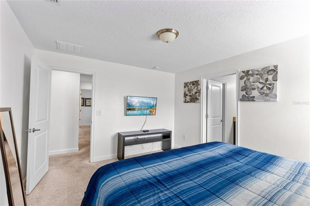 For Sale: $499,900 (5 beds, 4 baths, 2168 Square Feet)