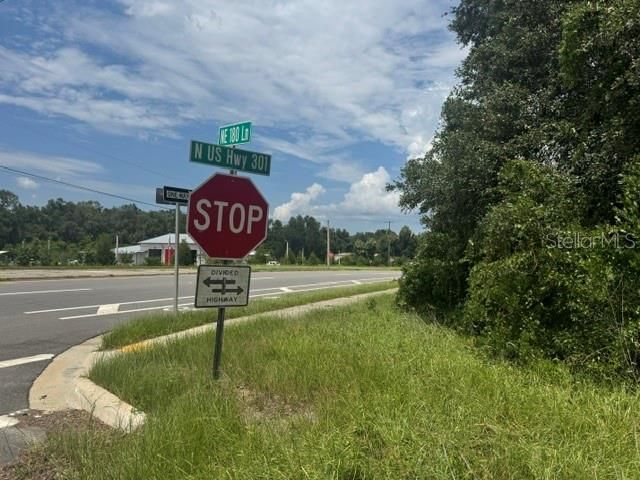 待售: $449,000 (3.09 acres)