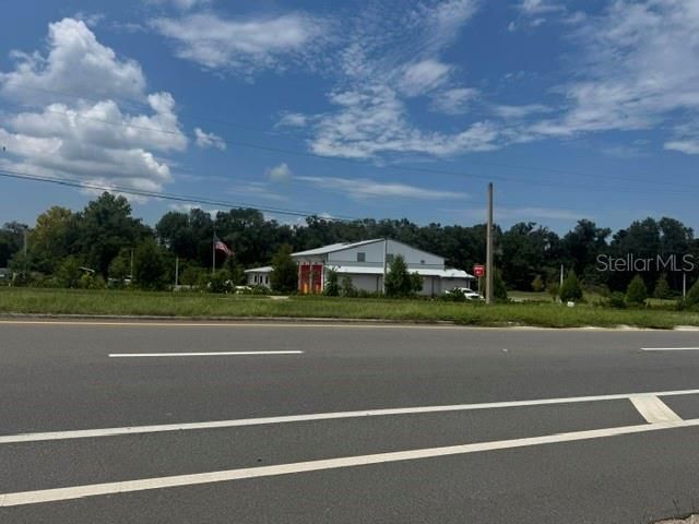 待售: $449,000 (3.09 acres)
