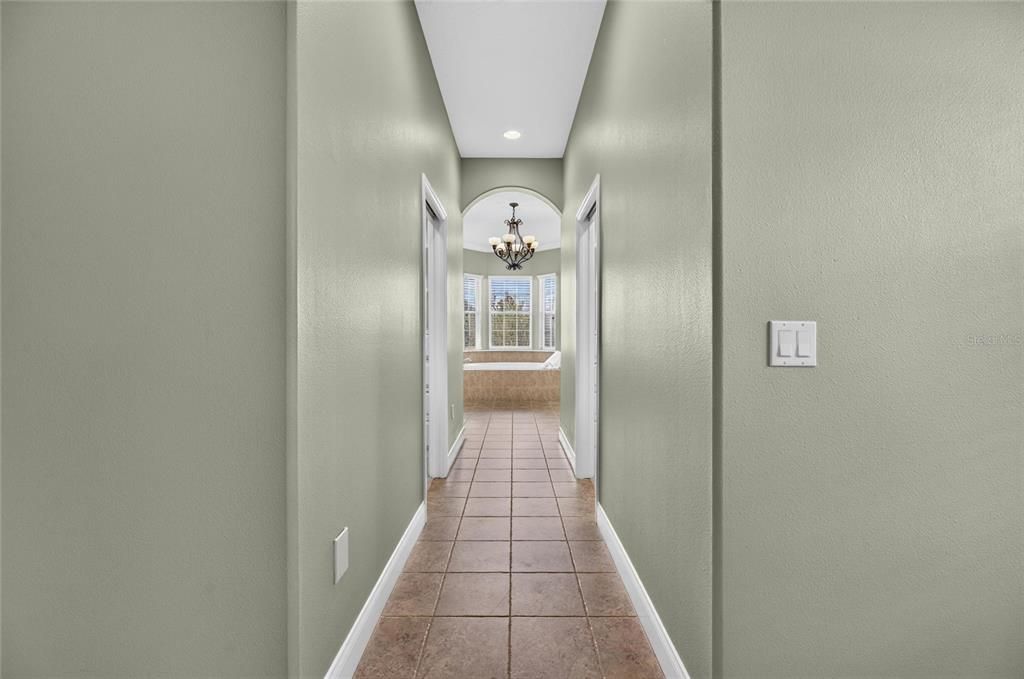 En Venta: $779,000 (4 camas, 3 baños, 3188 Pies cuadrados)