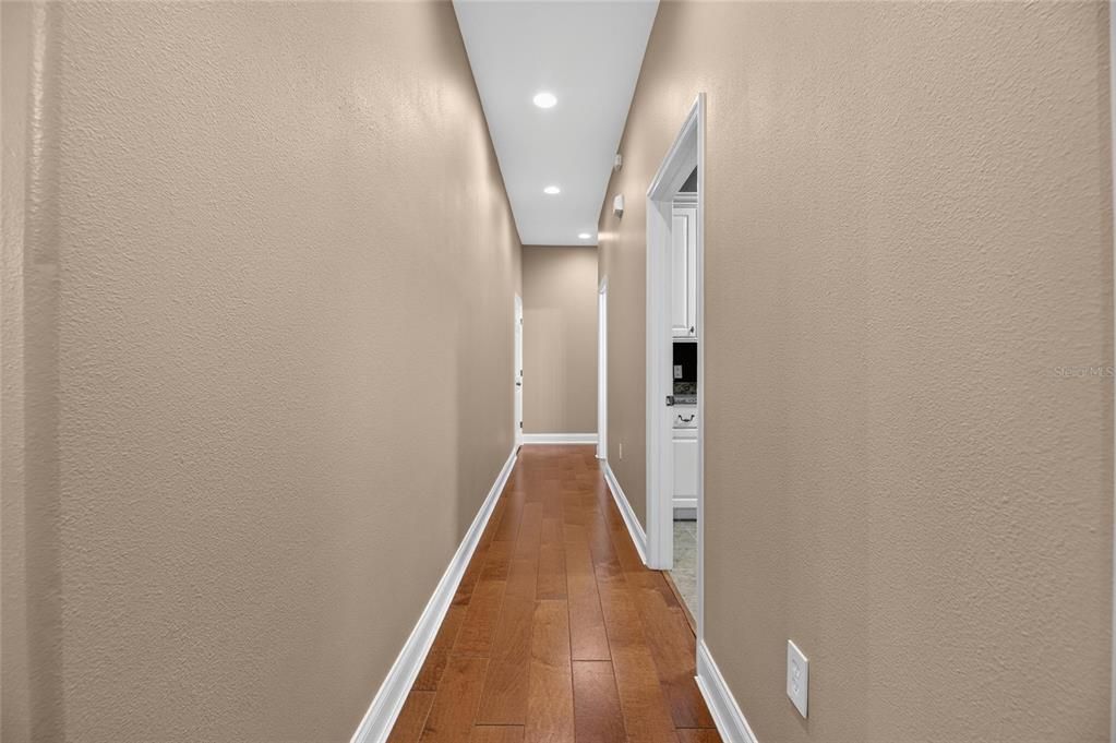 En Venta: $779,000 (4 camas, 3 baños, 3188 Pies cuadrados)