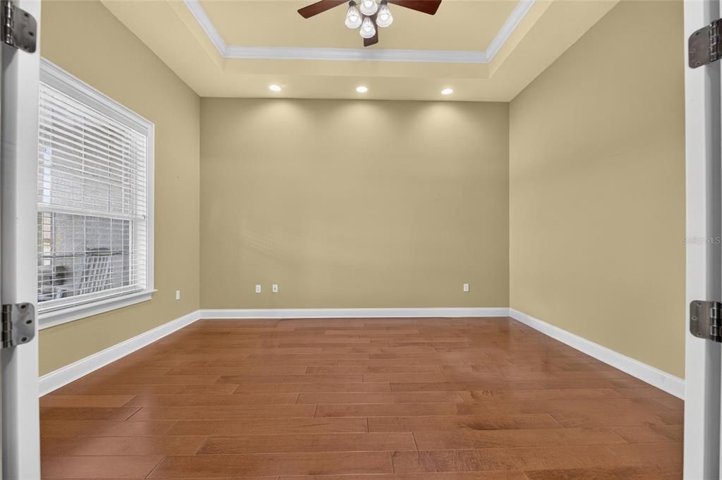 En Venta: $779,000 (4 camas, 3 baños, 3188 Pies cuadrados)