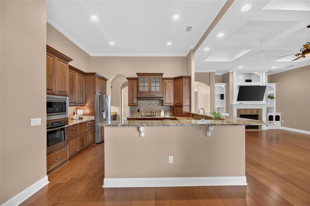 En Venta: $779,000 (4 camas, 3 baños, 3188 Pies cuadrados)