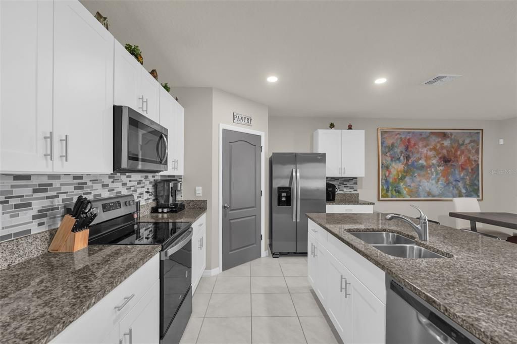 For Sale: $425,000 (4 beds, 2 baths, 1846 Square Feet)
