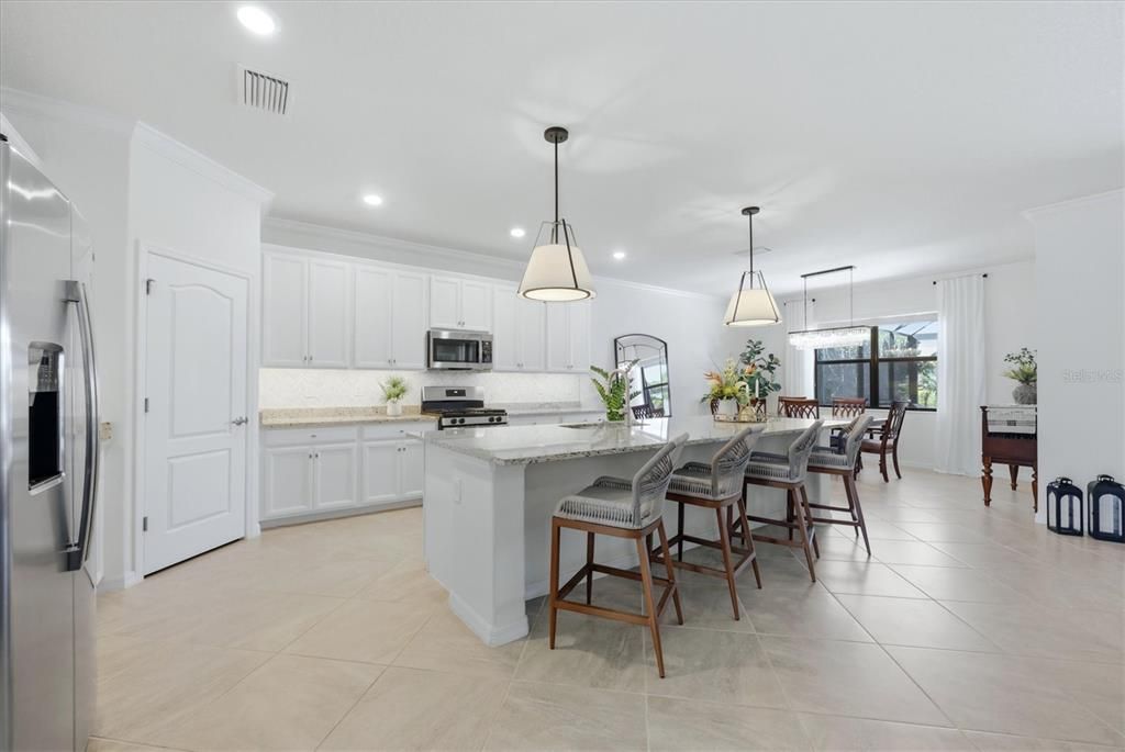 For Sale: $858,000 (3 beds, 3 baths, 2455 Square Feet)