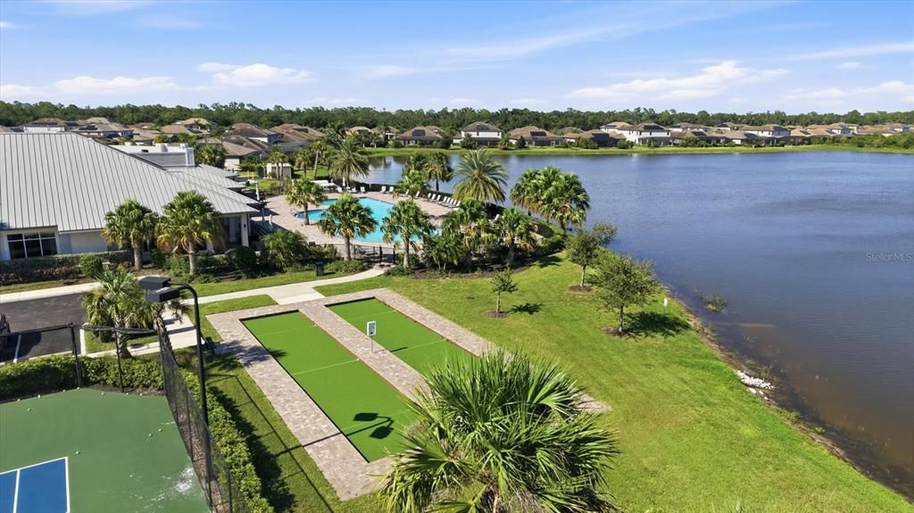 For Sale: $858,000 (3 beds, 3 baths, 2455 Square Feet)