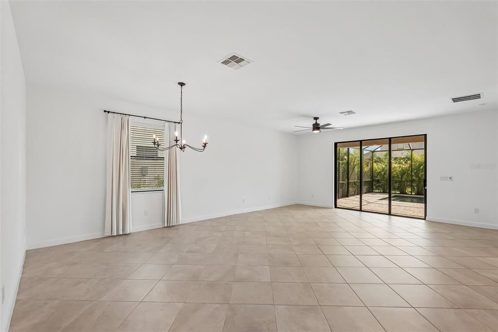 For Sale: $575,000 (3 beds, 3 baths, 1840 Square Feet)