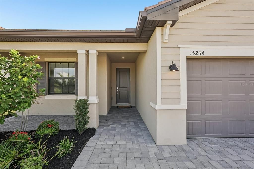 For Sale: $575,000 (3 beds, 3 baths, 1840 Square Feet)