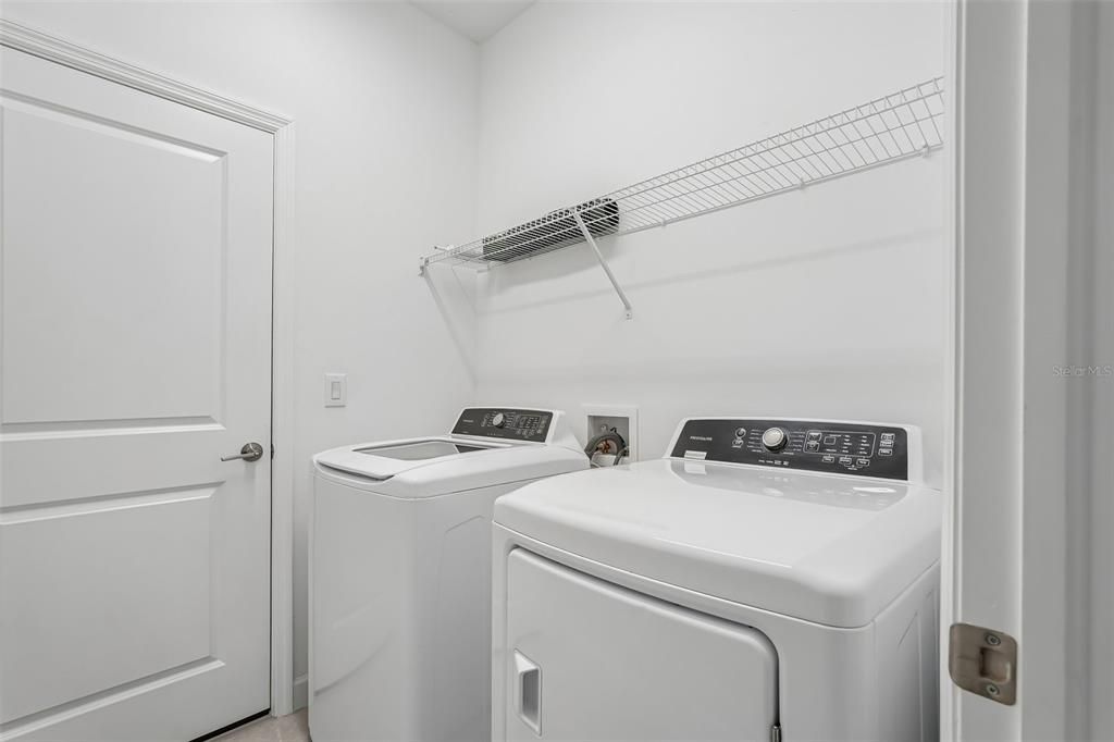 For Sale: $575,000 (3 beds, 3 baths, 1840 Square Feet)