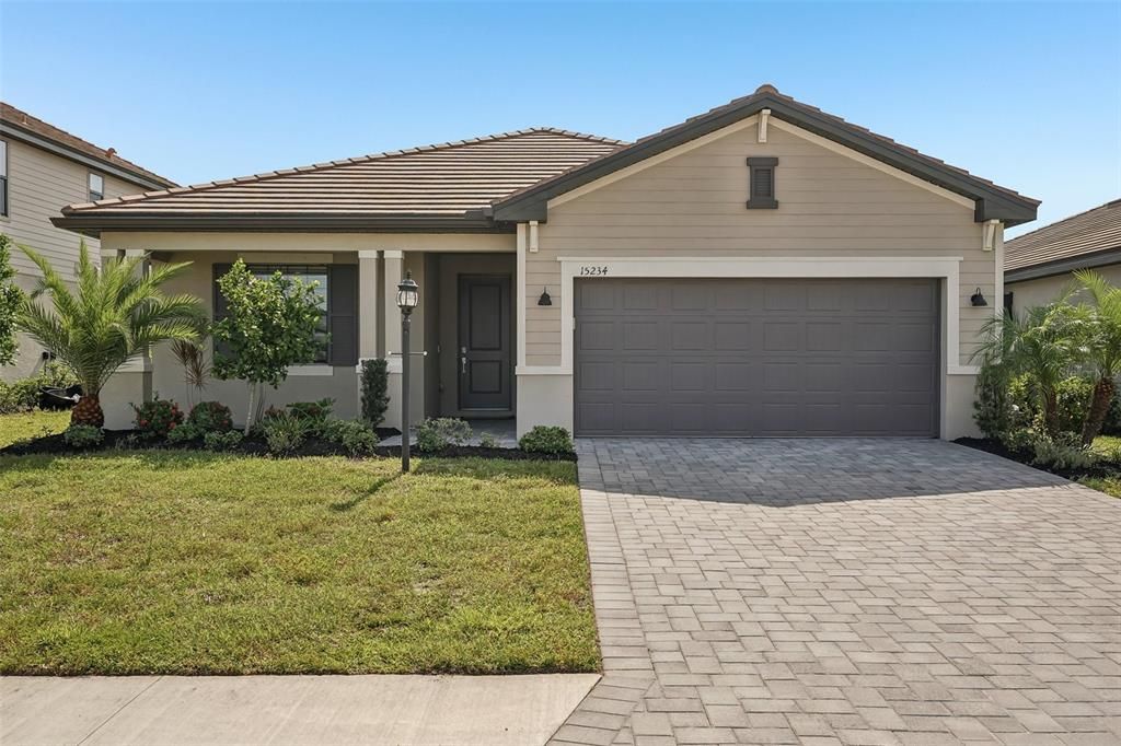 For Sale: $575,000 (3 beds, 3 baths, 1840 Square Feet)