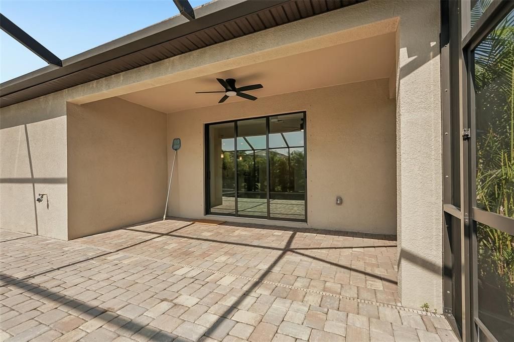 For Sale: $575,000 (3 beds, 3 baths, 1840 Square Feet)