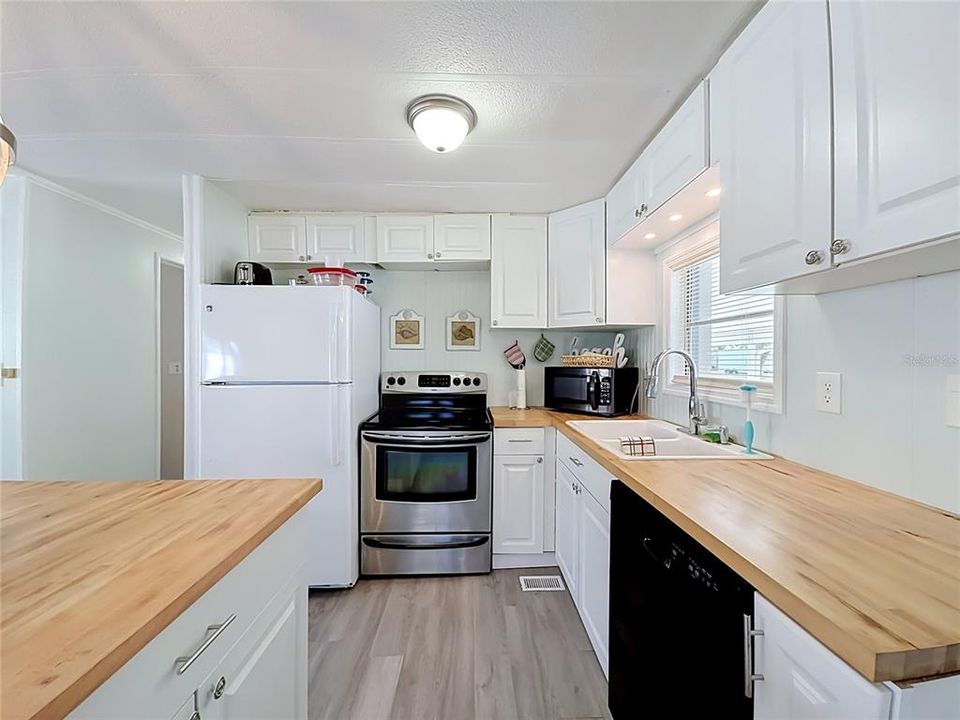 En Venta: $180,000 (2 camas, 2 baños, 960 Pies cuadrados)