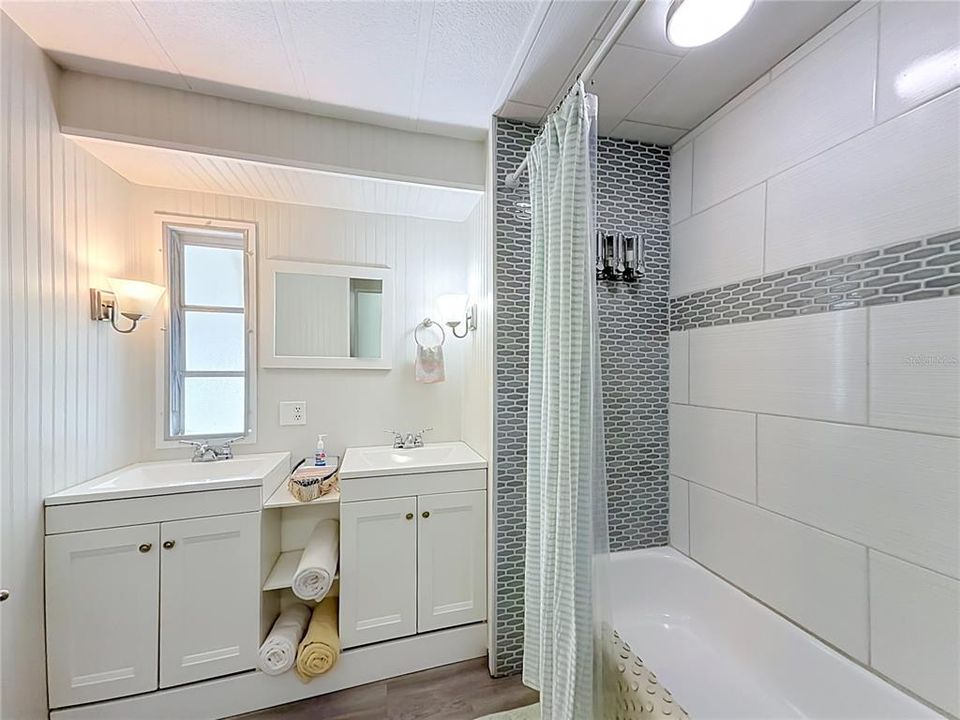 En Venta: $180,000 (2 camas, 2 baños, 960 Pies cuadrados)