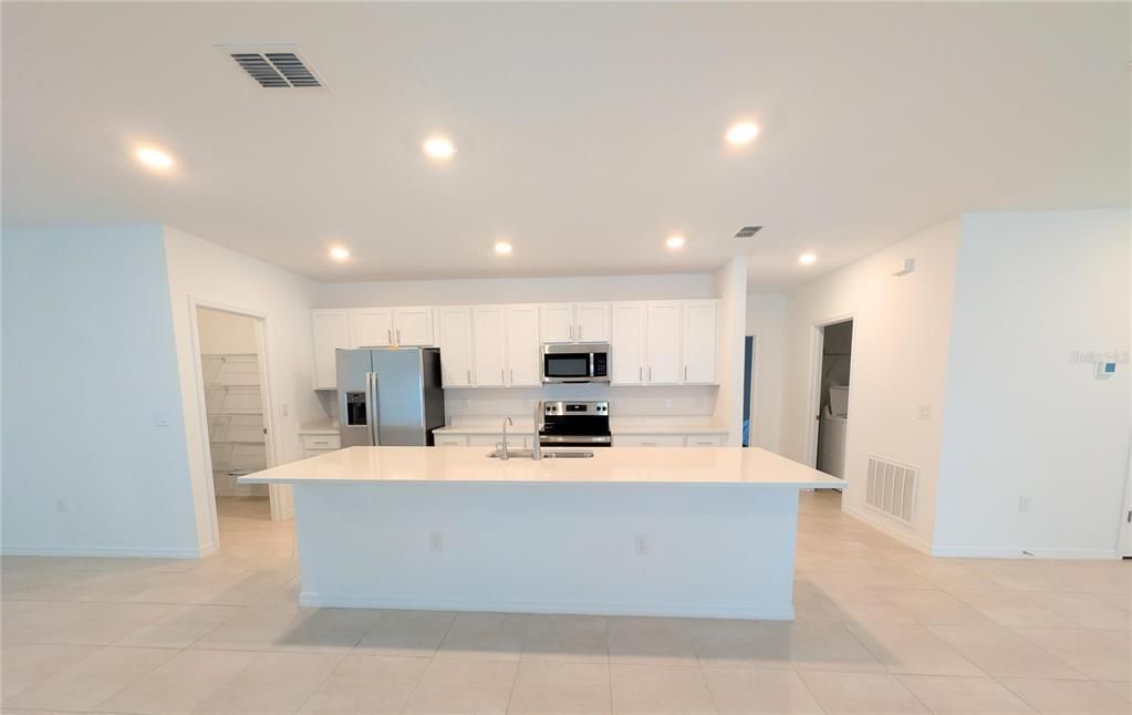 For Sale: $349,900 (4 beds, 3 baths, 2091 Square Feet)