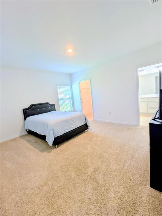 For Sale: $349,900 (4 beds, 3 baths, 2091 Square Feet)